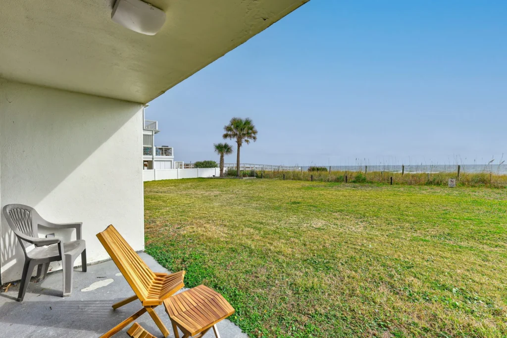 Ground floor Seagrass Retreat condo with oceanfront access in Carolina Beach